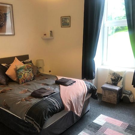 Captivating 2-Bed Apartment In Isle Of Bute Rothesay Esterno foto