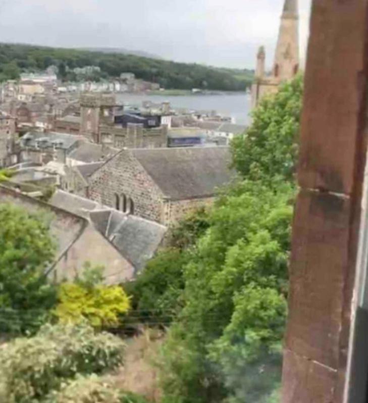 Captivating 2-Bed Apartment In Isle Of Bute Rothesay Esterno foto
