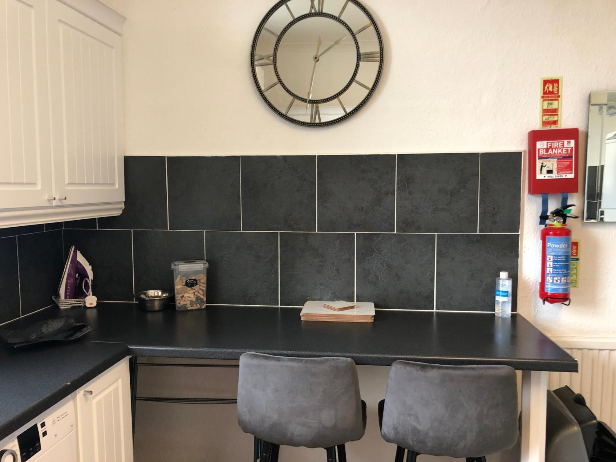Captivating 2-Bed Apartment In Isle Of Bute Rothesay Esterno foto