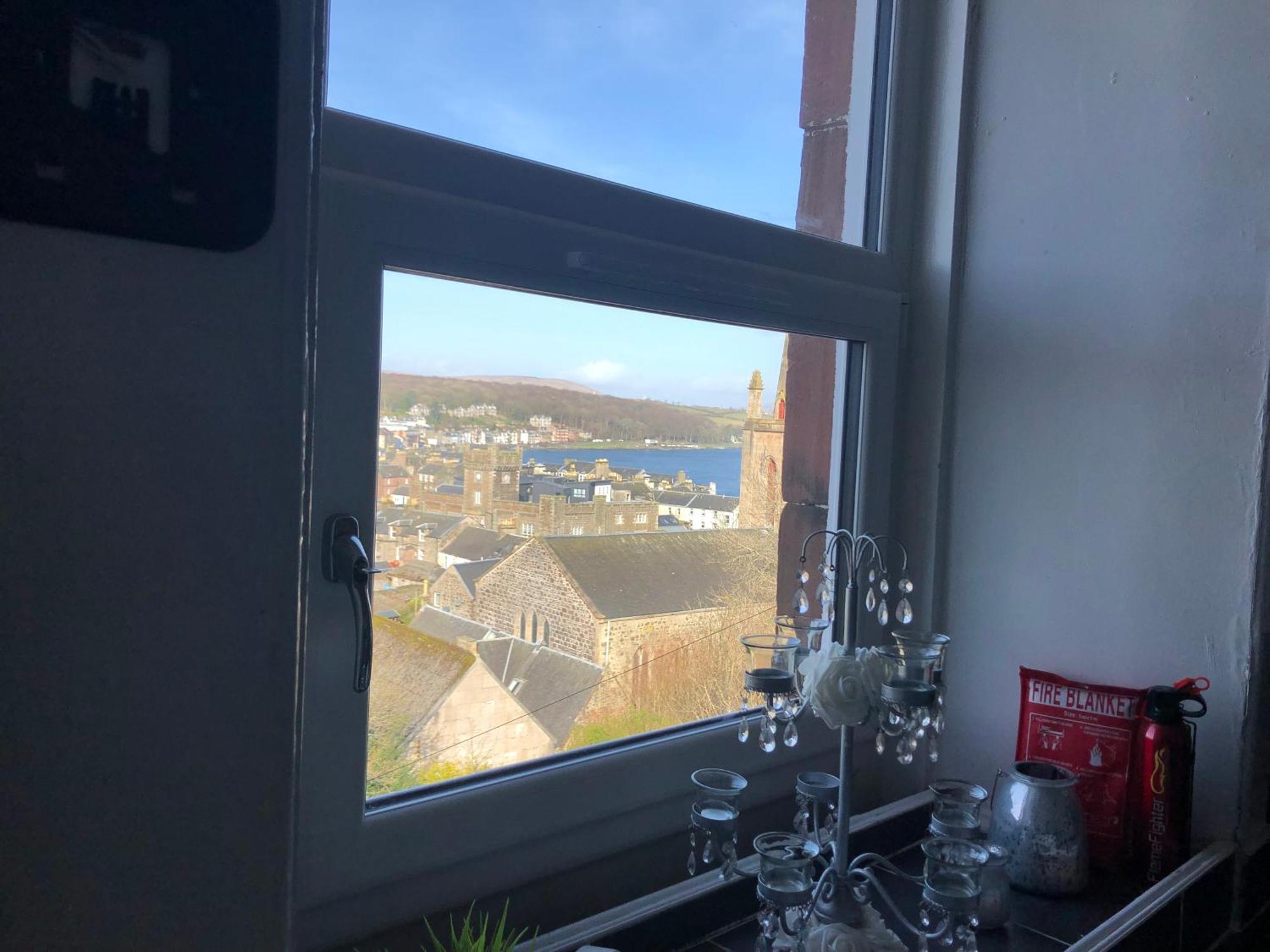 Captivating 2-Bed Apartment In Isle Of Bute Rothesay Esterno foto