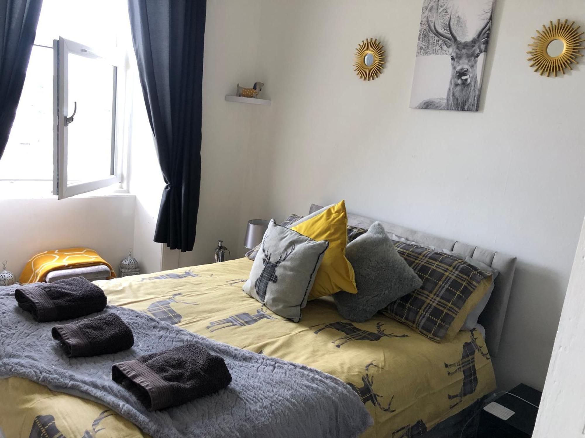Captivating 2-Bed Apartment In Isle Of Bute Rothesay Esterno foto